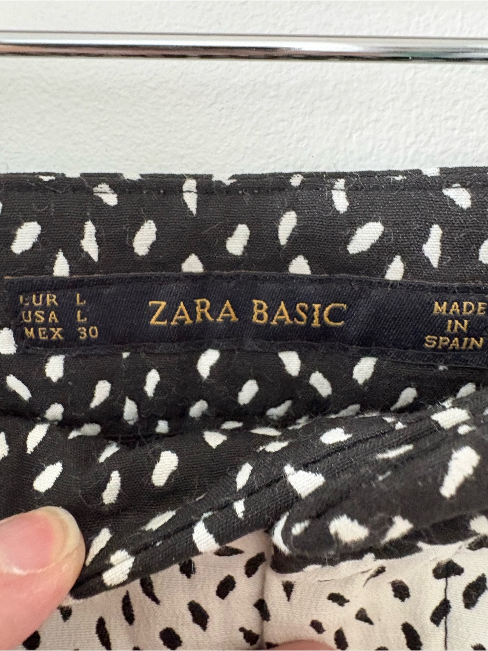 Zara Black & White Printed Pants - Picture 4 of 9